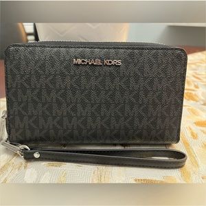 Michael Kors Jet Set Large Flat Multifunction
Phone Case Black One Size